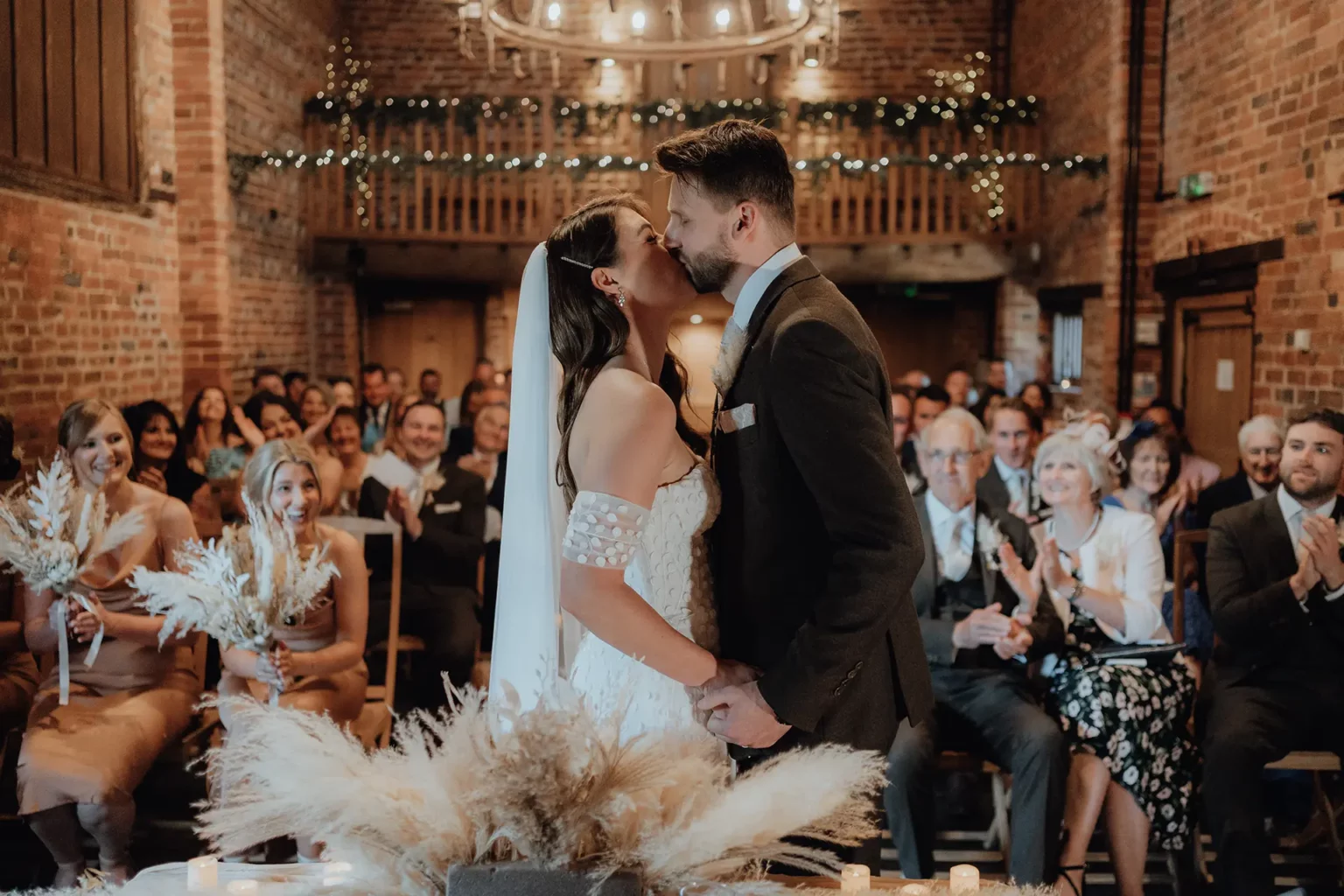 curradine barns ceremony kiss