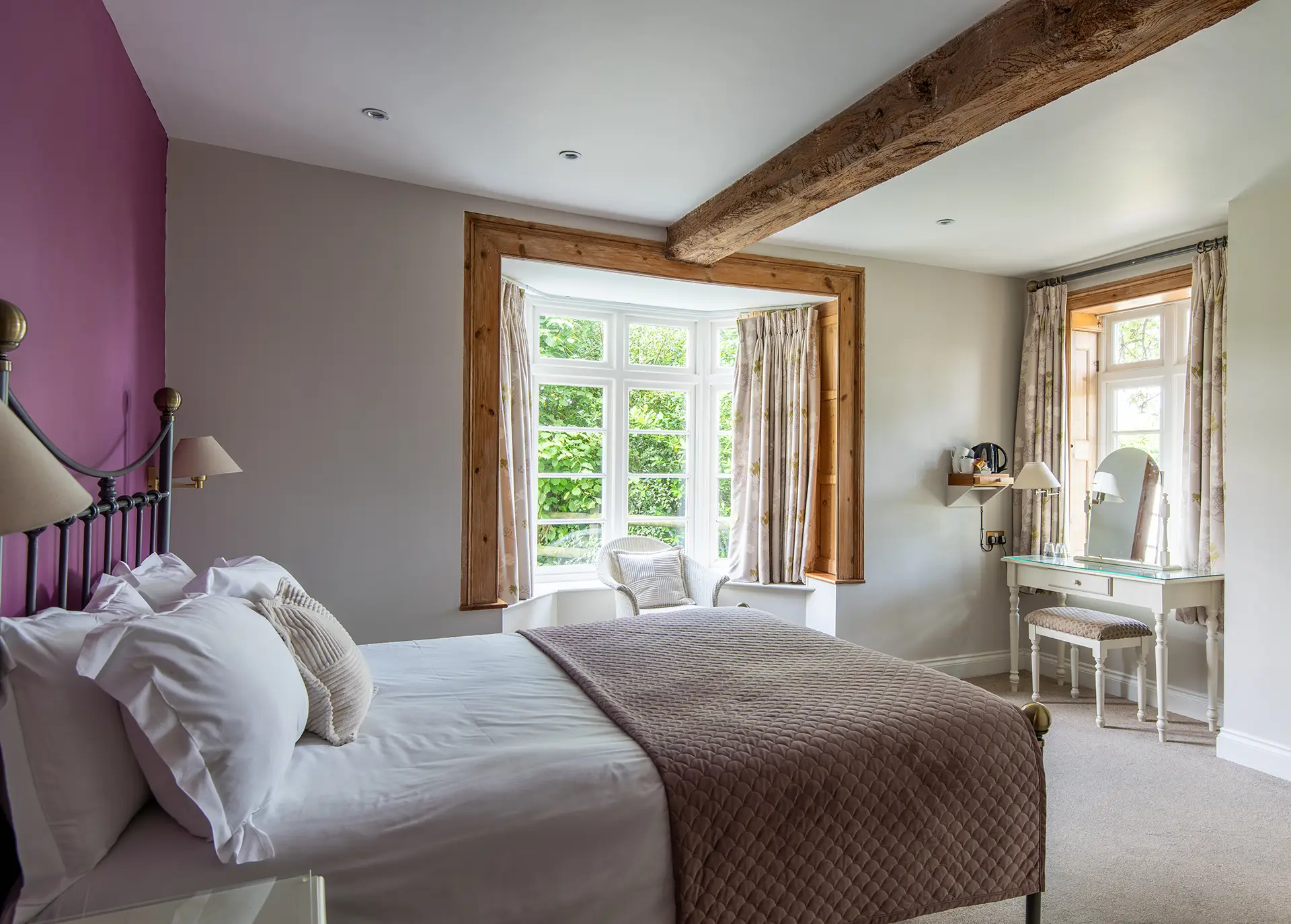 curradine barns farmhouse guest room